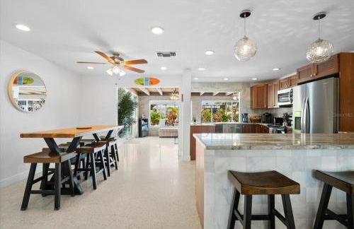 Private Village Home with Heated pool & spa with private front courtyard - Photo 3