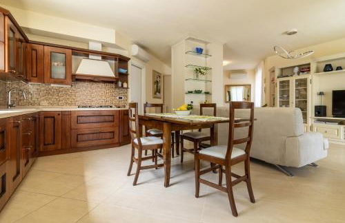 Penthouse Paradiso with Private Pool - Photo 16