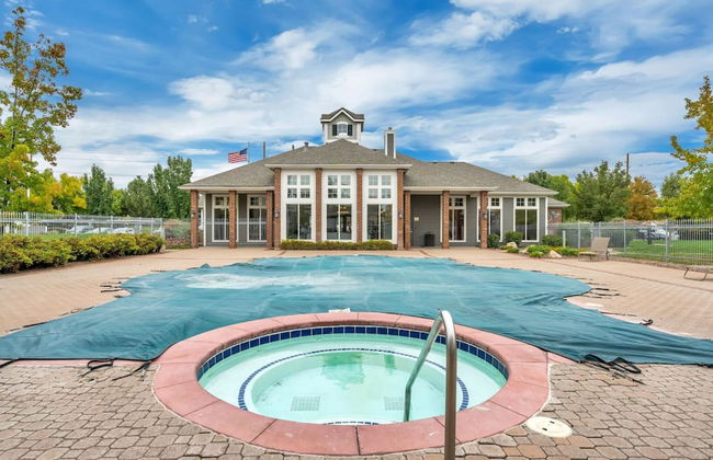 Luxury King Beds Pool Gym - Near Hill AFB - Foto 18
