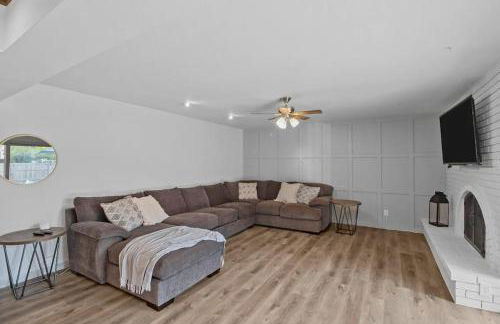 Stylish Retreat, Large Pool! Pet & Family Friendly - Foto 3