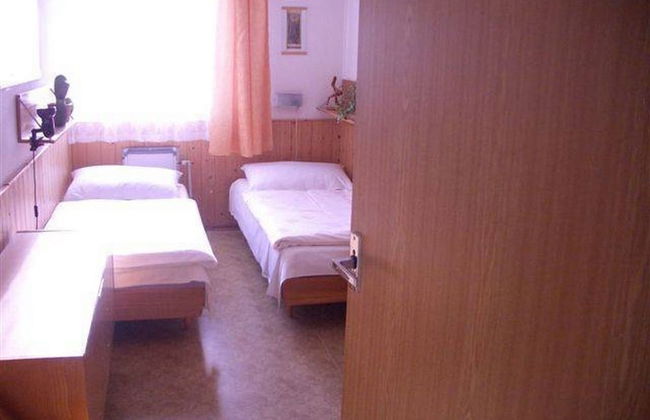 Marie Pavla With 7 Bedrooms and 4 Bathrooms - Photo 35