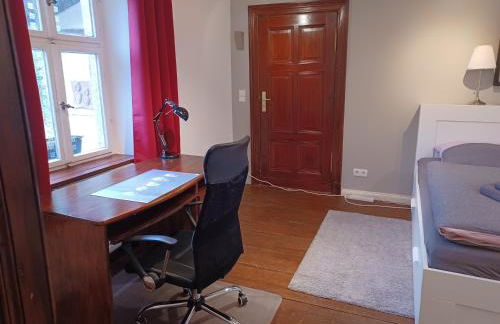 Kleine Galerie Apartment für 3 mit Küche Kamin Netflix Parken und Hofladen - Foto 13