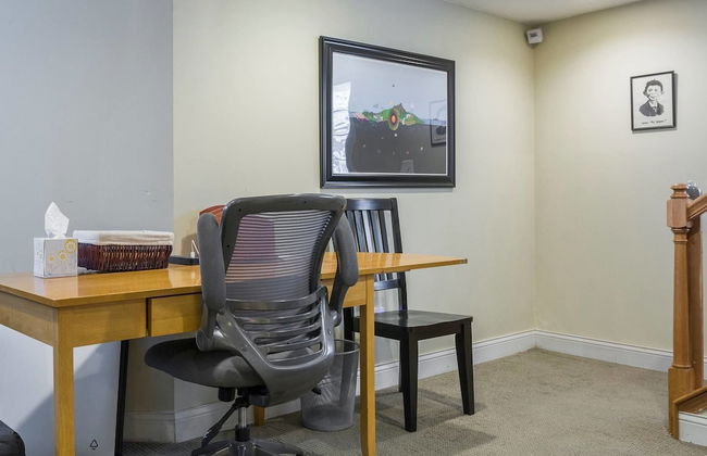 Spacious Split-level Apartment - Great for Groups - Foto 6