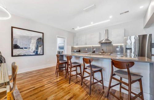 3 Bdrm 3 Full Bath Tower View walk up - Foto 8