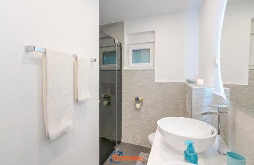 Villa Hlapa-new modern villa near beach - by TRAVELER tourist agency Krk - Foto 34