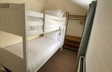 Delightful 3 Bedroomed Cottage in Llandudno - Photo 16