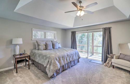 Renovated Riverfront Retreat with Deck and Grill! - Foto 17