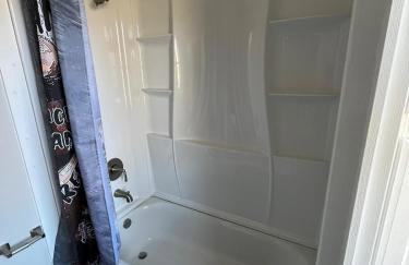 Enjoy Peace of Mind with a Modern Touch of Class - Foto 8