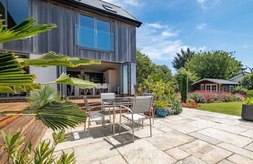 Stunning 5-bed 3-bath house close to the sea! - Foto 46