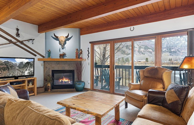 Riverside Condos B101 by Avantstay Condo Close To Downtown, Town Park & Ski Lift #8 - Foto 24