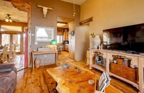 Mtn-View Adobe Home with Large Deck Near Prescott! - Foto 7