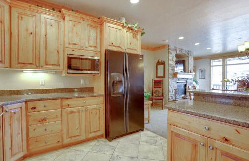 High-End Huntsville Condo with Private Hot Tub! - Foto 7