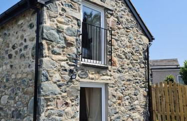 Horseshoe Cottage historic gem near Snowdonia. - Photo 3
