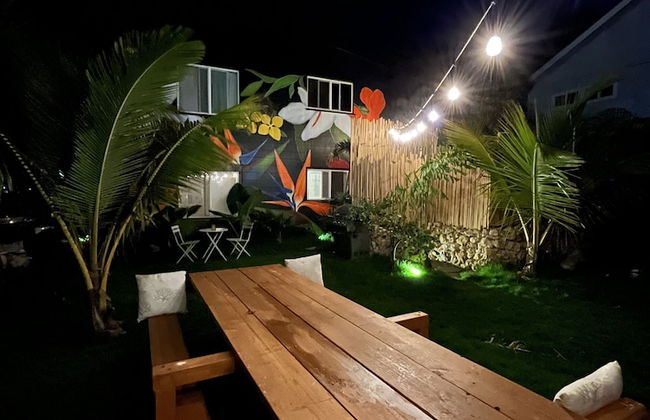 Akule Clubhouse: Awa 1 Bedroom Apt by the Beach 1 Condo by RedAwning - Foto 12