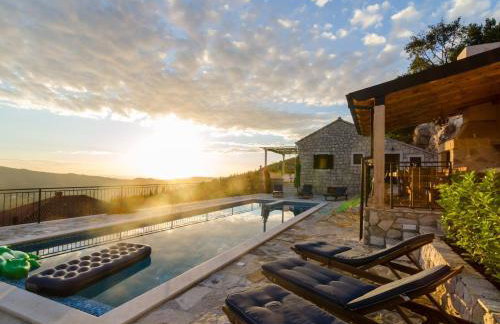 Villa Falcon Rook - Four-Bedroom Villa with Terrace and Swimming Pool - Photo 99