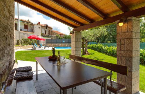 Villa Zoro with a lovely garden and a private POOL in the middle of Istria - Foto 9