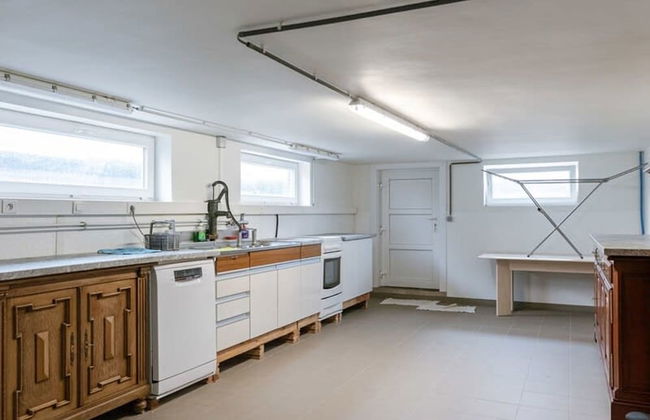 Spacious Getaway Close to the Beach and Airport - Foto 29