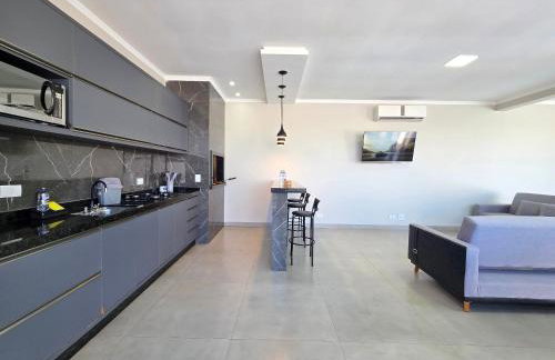 Casa novíssima com piscina ao lado do Centro - Foto 12