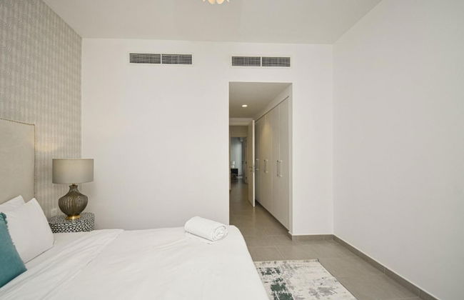 Elegant 3 BR Dubai South - Photo 10
