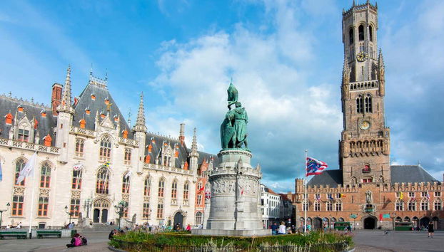 Strolling past Town Hall