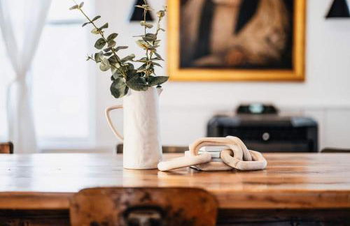 The Swiss Hill Farmhouse - 5 Bedrooms w Hot Tub - Foto 27