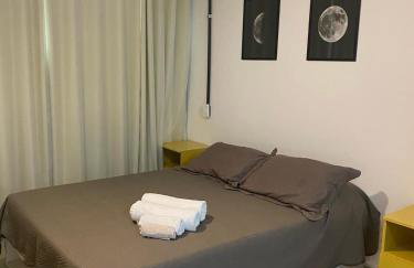 12 - ESTÚDIO CHARMOSO, Ar condicionado, Cozinha completa, Vaga de garagem - Foto 2