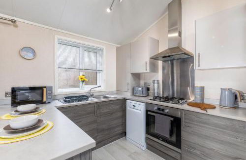 Family Luxury York Cabin Retreat with hot tub - Foto 27