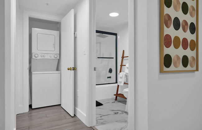 Serene Cozy Retreat with Balcony - Foto 45