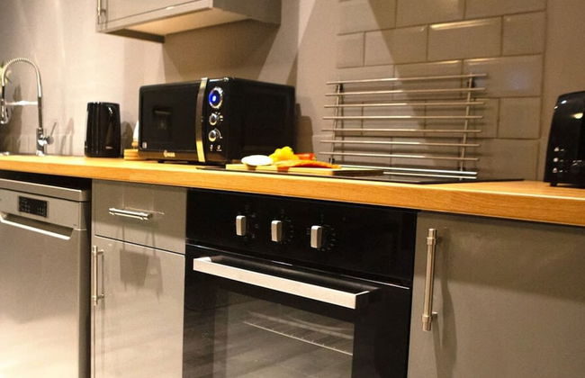 The Gathering Liver House - Hot Tub - Near Liverpool - Foto 6