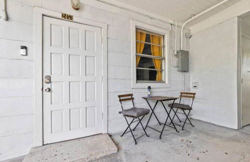 Intimate Casita Mia minutes away from Airport, Calle 8, Brickell, Coral Gables, The beach and more! - Foto 9