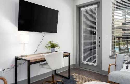 Grandview Getaway, Fitness Center, Secure Parking - Photo 4