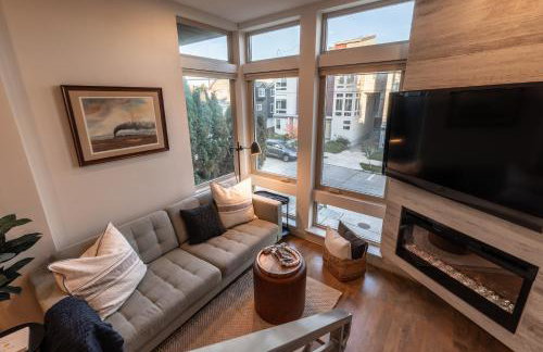 Rooftop access and Views Lake Union Lookout - Photo 1