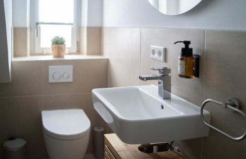 Modernes, zentrales Apartment mit Boxspringbett und Waschmaschine - Foto 30