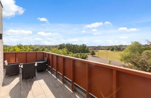 Luxury 3BR Apt Sleeps 10, Wembley & Park Views - Photo 22