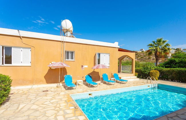 Villa Lela Pente Large Private Pool Walk to Beach A C Wifi Car Not Required Eco-friendly - 2167 - Foto 7
