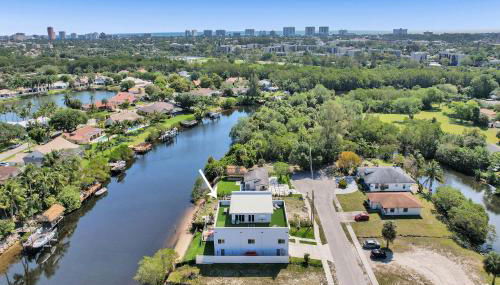 Cozy Unit wMini-Golf Balcony - Photo 2, Other