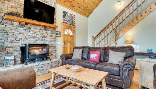 Pool, Hot Tub & Mountain Views: Cleveland Cabin - Photo 4