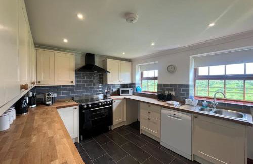 Wood Farm Stables - Sleeps 6-8 - Photo 6