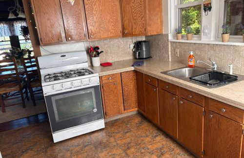 Tree House 6 bedrooms, 2 blocks from everything - Foto 55