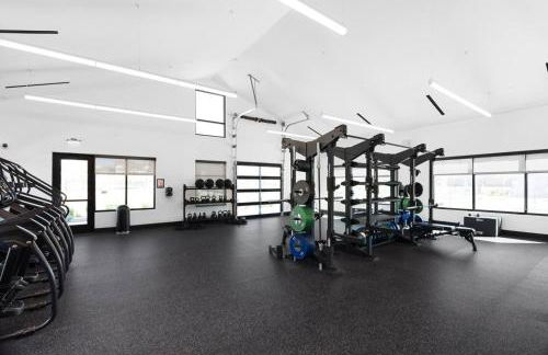 Sleek Stylish Apartment in Prime Location - Foto 12