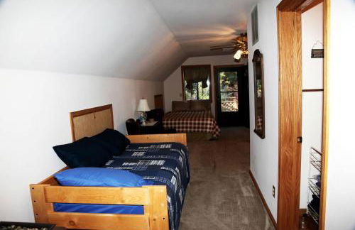 Pet-Friendly Cabin Getaway for Groups near Aspen, Colorado - Photo 16