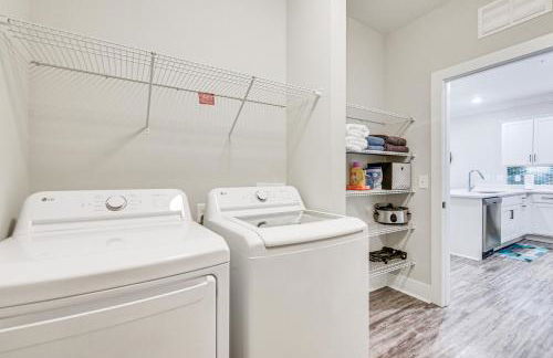 Gorgeous Calabash Condo with Balcony and Pool Access! - Foto 10