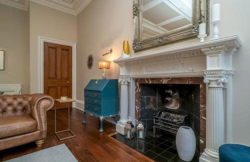 Georgian Elegance with Patio Garden West End - Pass the Keys - Foto 6