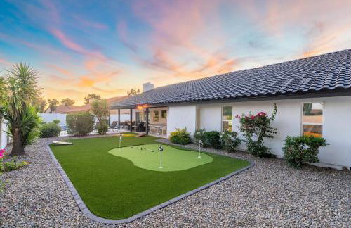 Modern Escape with Pool Ping Pong & Putting Green - Foto 38