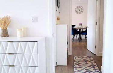 Lets Stay SA Manchester I 2Bed 2Bath l Waterfront l Private Balcony I Relaxing Retreat I Great Location - Foto 34