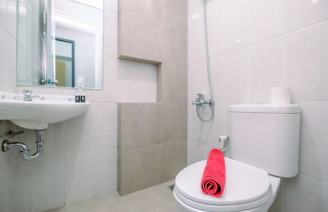 Well Furnished And Comfy 2Br At Royal Heights Apartment - Foto 15