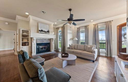 Gameday Getaway - Pool - King Bed - Sports Complex - Foto 6