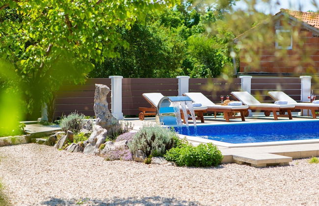 Tranquil Getaway Polje Villa With Pool - Foto 36