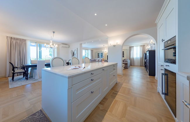 Luxury Lakefront Catullo A1 by Wonderful Italy - Photo 14