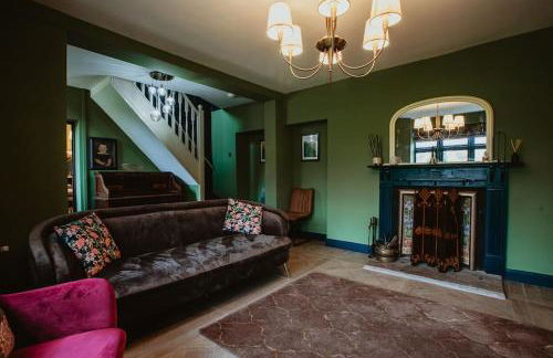 Beautiful 5 bedroom house with hot tub & fire pit - Foto 21